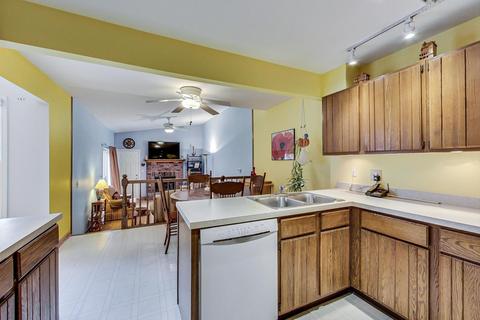 3443 Davis St, Evanston, IL 60203 photo 9