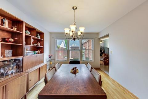 3443 Davis St, Evanston, IL 60203 photo 5