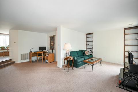 1606 Thames Ct #B, Wheaton, IL 60189 photo 5