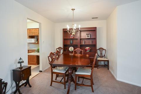 1606 Thames Ct #B, Wheaton, IL 60189 photo 8