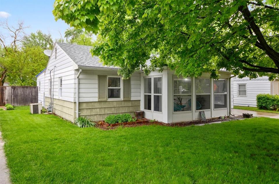 1149 Bel Aire Dr, Rantoul, IL 61866 29 Photos MLS 11093762 Movoto