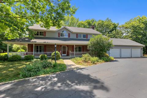 9907 Captains Dr, Algonquin, IL 60102 photo 2