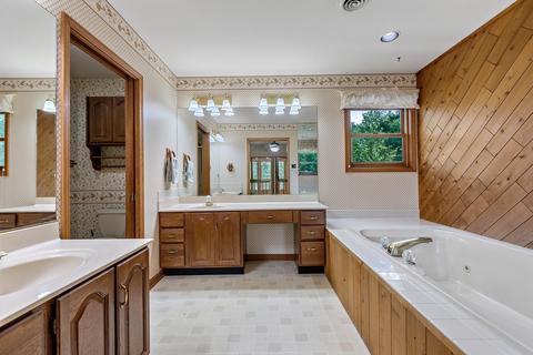 9907 Captains Dr, Algonquin, IL 60102 photo 10