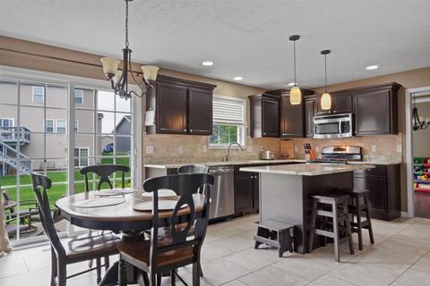 1305 Kickapoo Creek Rd, Bloomington, IL 61705 photo 2