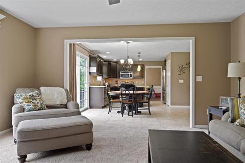 1305 Kickapoo Creek Rd, Bloomington, IL 61705 photo 6