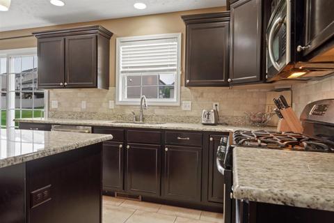 1305 Kickapoo Creek Rd, Bloomington, IL 61705 photo 3