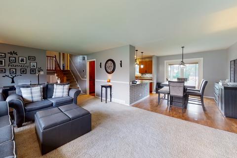1035 E Forest Ave, Des Plaines, IL 60018 photo 2