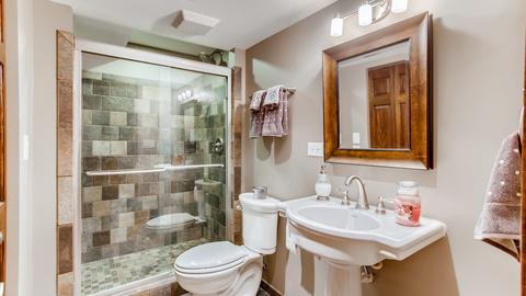 610 Donegal Dr, Elgin, IL 60124 photo 21