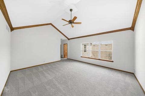 261 Garden Dr, Elgin, IL 60124 photo 8