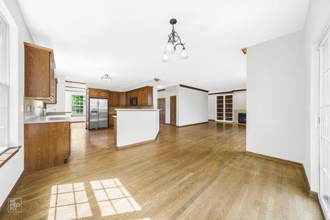 261 Garden Dr, Elgin, IL 60124 photo 5