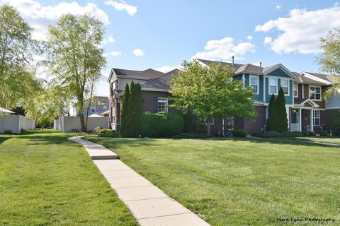 224 Longview Dr, Elgin, IL 60124 photo 1