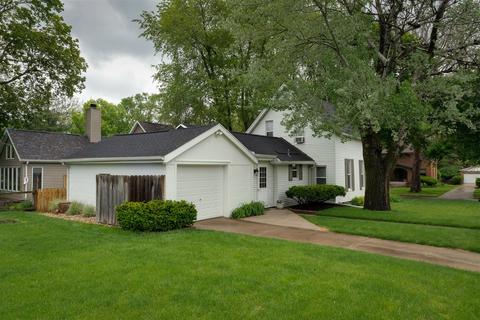 1402 Fell Ave, Bloomington, IL 61701 photo 4