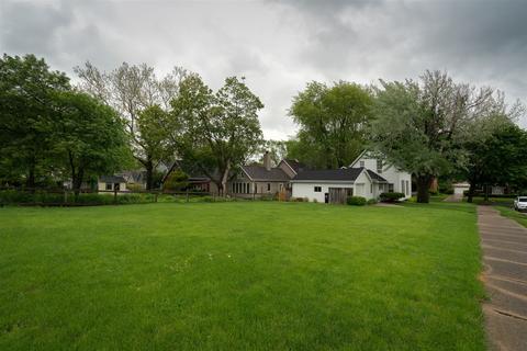 1402 Fell Ave, Bloomington, IL 61701 photo 5