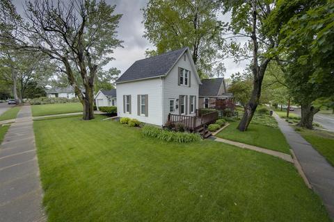 1402 Fell Ave, Bloomington, IL 61701 photo 2