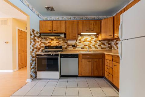 865 Morton St, Hoffman Estates, IL 60169 photo 9