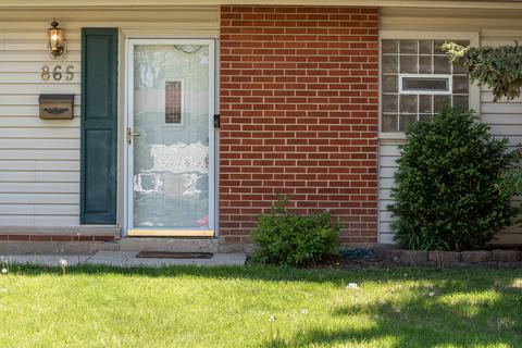 865 Morton St, Hoffman Estates, IL 60169 photo 2