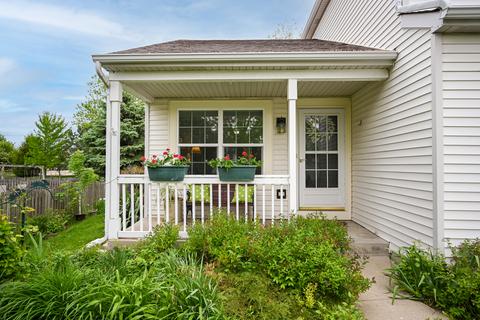 5926 Emerald Pointe Dr, Plainfield, IL 60586 photo 3