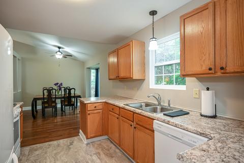 5926 Emerald Pointe Dr, Plainfield, IL 60586 photo 11