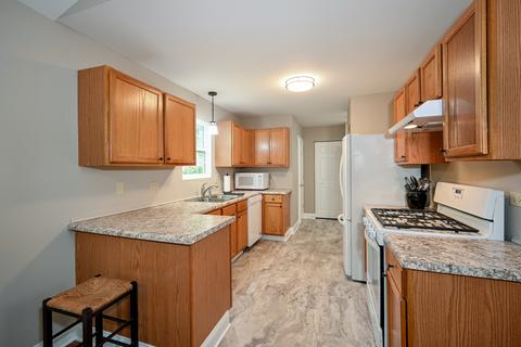 5926 Emerald Pointe Dr, Plainfield, IL 60586 photo 9