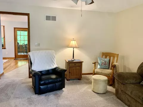 1807 Baker Ln, Peru, IL 61354 photo 27