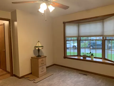 1807 Baker Ln, Peru, IL 61354 photo 7