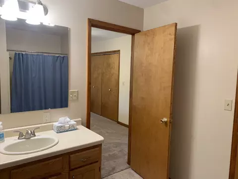 1807 Baker Ln, Peru, IL 61354 photo 14