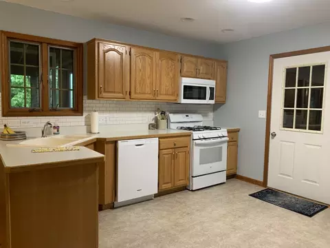 1807 Baker Ln, Peru, IL 61354 photo 34