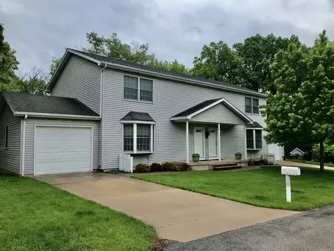1807 Baker Ln, Peru, IL 61354 photo 1