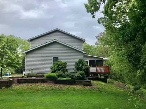 1807 Baker Ln, Peru, IL 61354 photo 4