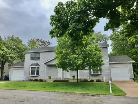 1807 Baker Ln, Peru, IL 61354 photo 2