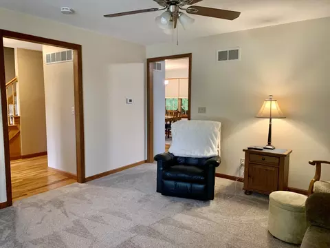 1807 Baker Ln, Peru, IL 61354 photo 28