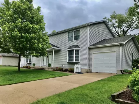1807 Baker Ln, Peru, IL 61354 photo 3