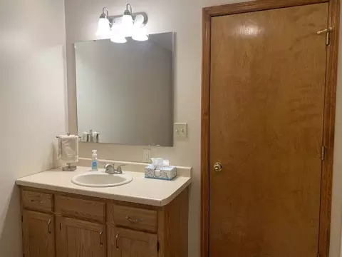 1807 Baker Ln, Peru, IL 61354 photo 13