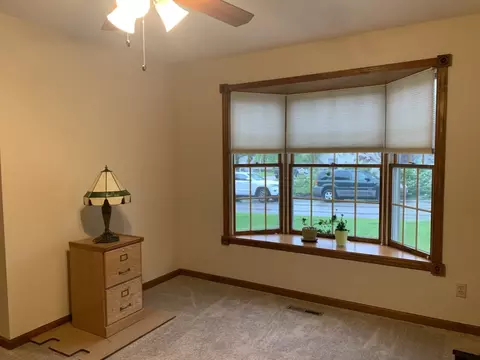 1807 Baker Ln, Peru, IL 61354 photo 6