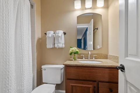 4255 Eisenhower Cir, Hoffman Estates, IL 60192 photo 12