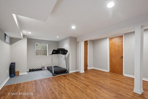 4255 Eisenhower Cir, Hoffman Estates, IL 60192 photo 17