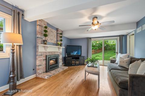 4255 Eisenhower Cir, Hoffman Estates, IL 60192 photo 9