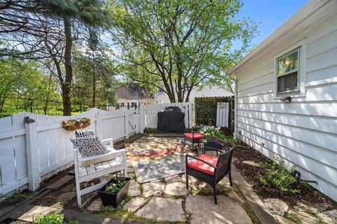 1322 Robinhood Dr, Elgin, IL 60120 photo 23