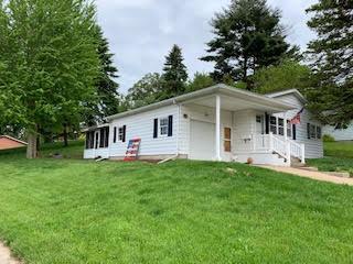 301 Oakland Ave, Morrison, IL 61270 photo 2