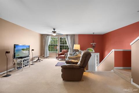 1005 Crane Pt, Elgin, IL 60124 photo 4