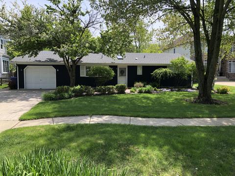 826 Parkway Dr, Wheaton, IL 60187 photo 1