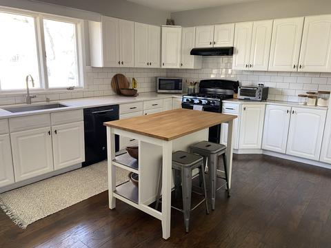 826 Parkway Dr, Wheaton, IL 60187 photo 2