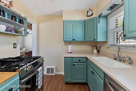 520 N Maple St, Mount Prospect, IL 60056 photo 5
