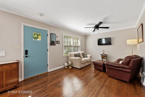 520 N Maple St, Mount Prospect, IL 60056 photo 2
