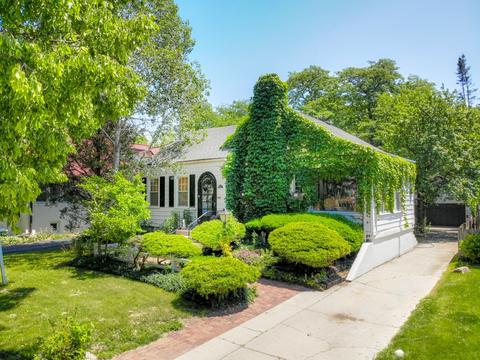 403 Selborne Rd, Riverside, IL 60546 photo 1