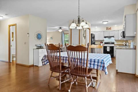 1604 Baumgart Dr, Normal, IL 61761 photo 7