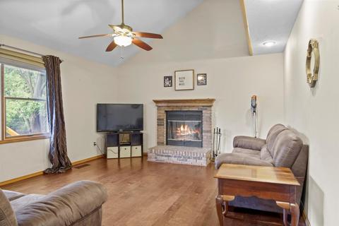 1604 Baumgart Dr, Normal, IL 61761 photo 4