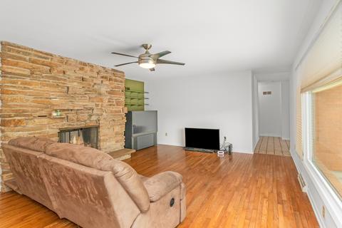 25000 W Ann Ct, Plainfield, IL 60586 photo 4