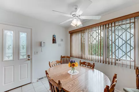 968 Arnold Ct, Des Plaines, IL 60016 photo 12