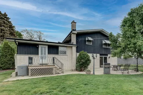 968 Arnold Ct, Des Plaines, IL 60016 photo 33